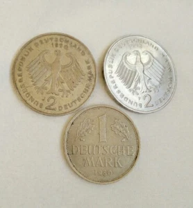 Three Coins 2  Deutsche Mark (1990 + 1992) &1 Deutsche Mark (1980) Germany Coins - Picture 1 of 2