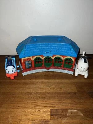Thomas the Train & Friends Play Roundhouse Station Estuche de Transporte Llevar a Jugar Foto 1 de 4