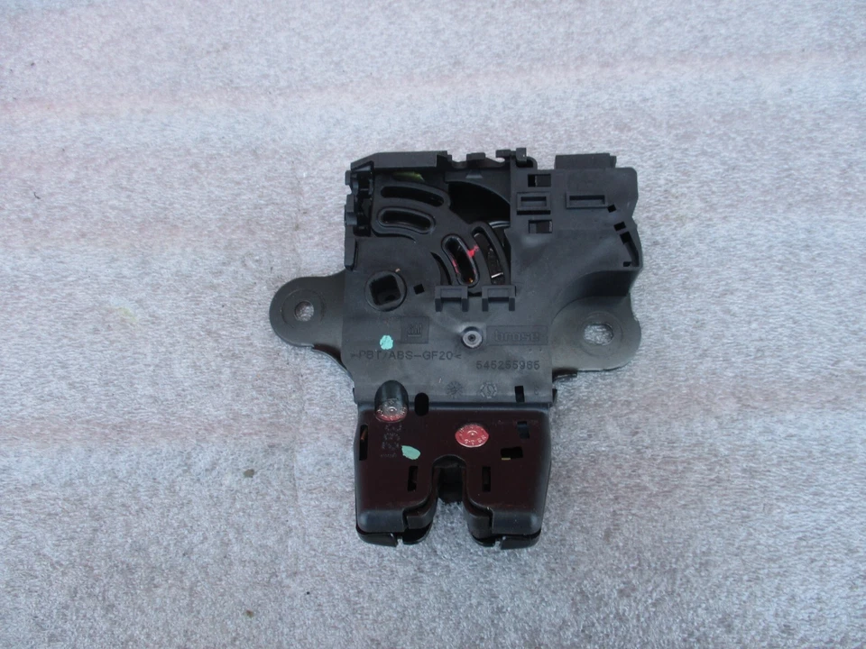 Chevrolet Camaro 2016-2022 tapa de equipaje pestillo maletero OEM Foto 1 de 4