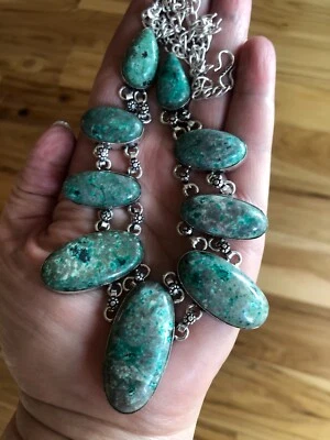 Ожерелье Artisan Southwest Green Pebble Chrysocolla Cluster 18-22 дюйма с серьгами - Изображение 1 из 3