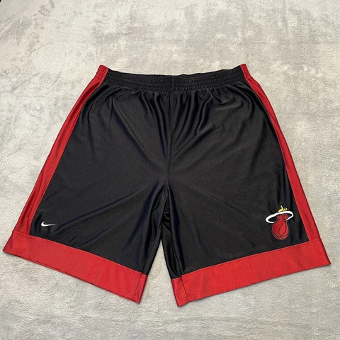 Nike Miami Heat Shorts Size XL Vintage Basketball Black Embroidered Cover