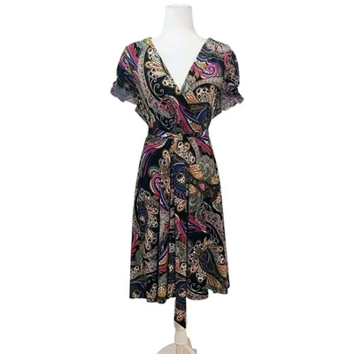 Vestido Saks Fifth Avenue vibrante multicolorido paisley carreira midi envoltório falso com cinto - Imagem 1 de 4