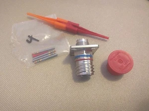 AMPHENOL AEROSPACE D38999/20FA98SN CIRCULAR CONNECTOR  - Picture 1 of 2