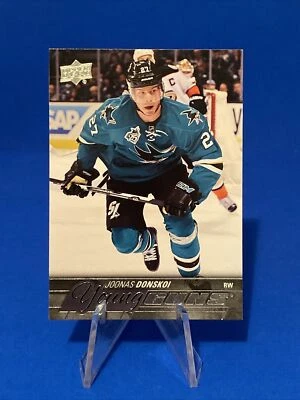 2015-16 Upper Deck Joonas Donskoi Young Guns Rookie Card San Jose Sharks RC - Image 1 of 2
