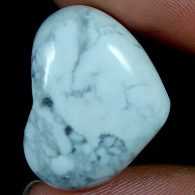 100% Natural Howlite  Heart Cabochon Loose Gemstones 36.15Cts 19x 25x 08mm - Image 1 of 3