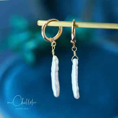 Dangling Long Baroque Pearl Huggie Hoops Earrings, Natrual White Pearl Earr — 第 1/4 张图片
