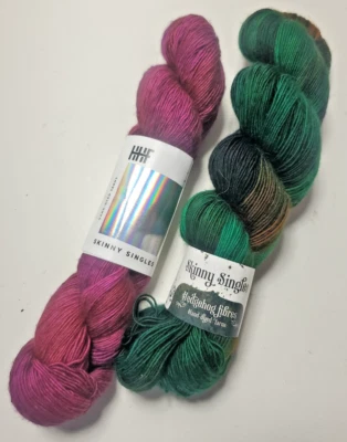 2 fibras de erizo flacas individuales 100 g/366 m lana merino potluck y plomada Foto 1 de 4