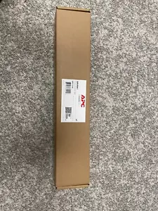 Apc Srvrk1 Rack Mount Rails Rackmount Kit 700mm - Srvrk1 New Sealed - Picture 1 of 2