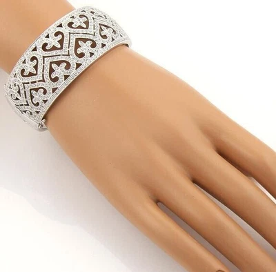 Luxurious 32.72CT Round White Sapphire Beautiful Wedding Cuff Bangle Bracelet - Image 1 of 4