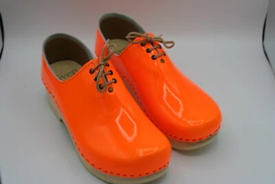 Zuecos Sven 43 Nuevos Naranja Brillante Neón Hechos en EE. UU. Informales Cómodos Cadera Suecia Foto 1 de 4