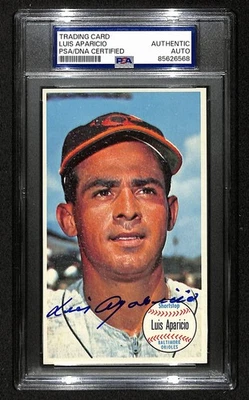 Luis Aparicio HOF Signed/Auto 1964 Topps Giants Card #39 White Sox PSA/DNA201323 - Image 1 of 2