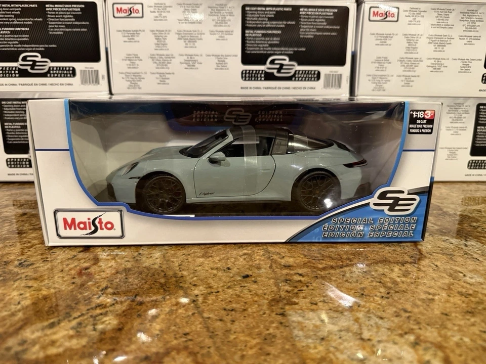 New Maisto Special Edition Porsche 911 Targa 4 GTS (992.2) - Gray,  1/18 Scale - Image 1 of 4