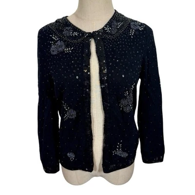 Cárdigan blanco + Warren 100 % cachemir con cuentas lentejuelas de inspiración vintage mediano $595 Foto 1 de 4