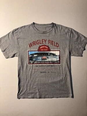 Camiseta De Colección Chicago Cubs Wrigley Field Friendly Confines MLB Béisbol Años 90’s Grande Foto 1 de 4