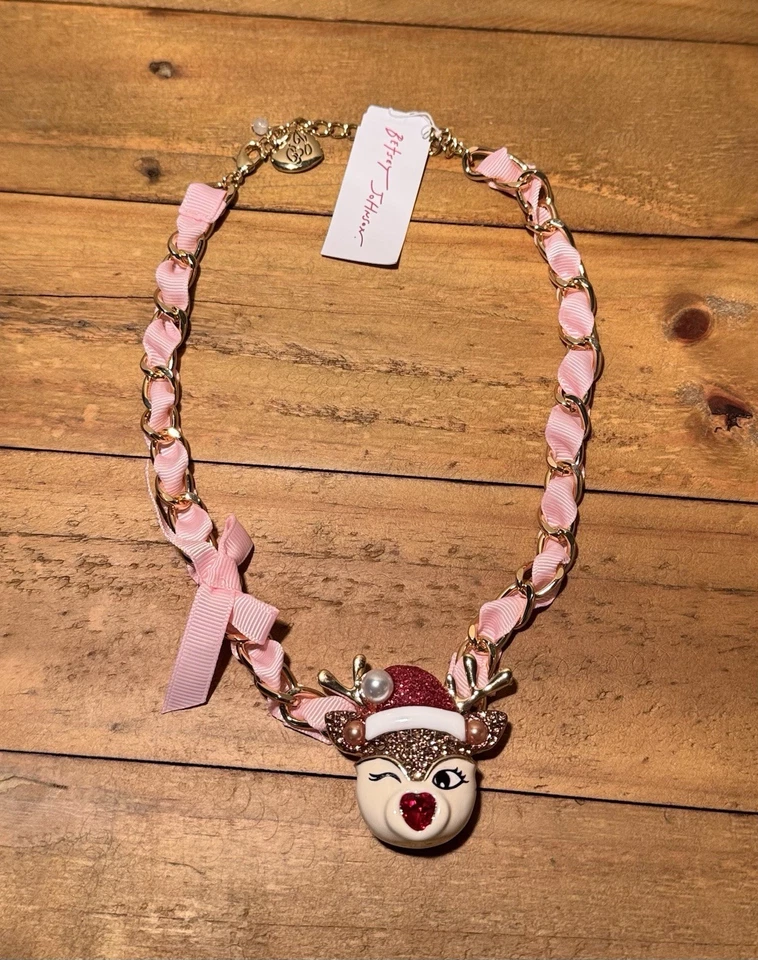 Nuevo con etiquetas Collar Colgante Cinta Rosa Reno Guiño Betsey Johnson, ¡Navidad! Foto 1 de 1