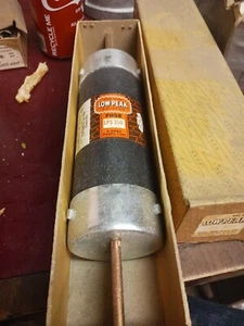 Buss Low-Peak Dual-Element Tıme-Delay FUSE LPS-350 (350amp 600 VOLT Bussman - Picture 1 of 1