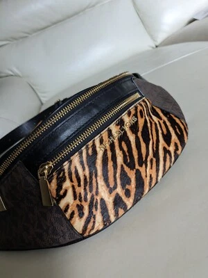Mochila de cuero Michael Kors Mott nueva sin etiquetas - estampado de tigre Foto 1 de 4