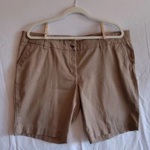 Magellan Outdoors Women's Size 16 Bermuda Shorts Khaki 10in Inseam - Picture 1 of 4