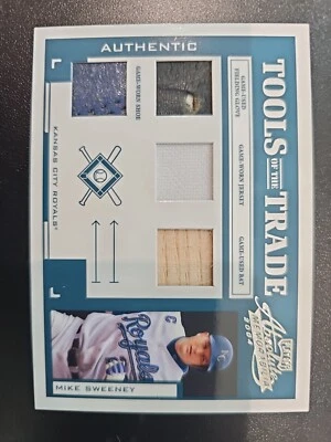 Absolute Tools Trade 2004 Quad Jersey Bat Zapato Guante Mike Sweeney/25 Raro Foto 1 de 3