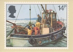 (pa24) PHQ 55 Fishing Cockle dredging 14p 1981 - Postcard - Picture 1 of 2