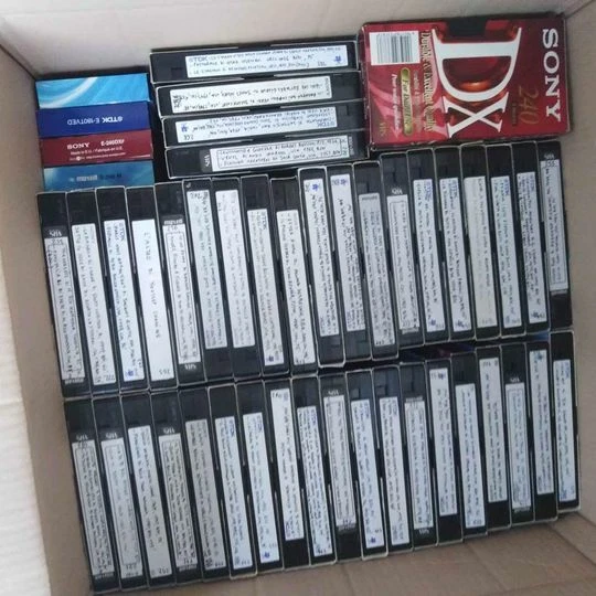 Vendo 350 VHS con in omaggio videoregistratore Samsung - Immagine 1 di 1