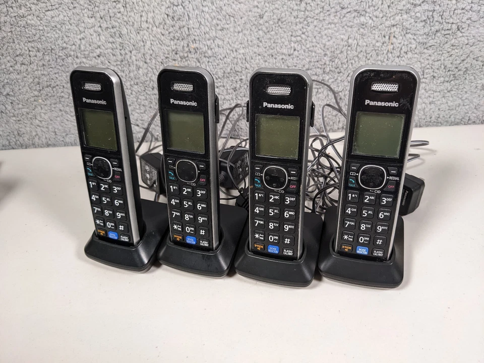 Lot (4) Panasonic Cordless Phone Handset Extensions KW-TGA680 Bases Power Cords - Image 1 of 1