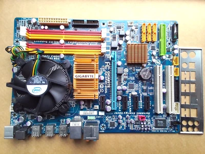 (CHIPSET INTEL P45) GIGABYTE  GA-EP45-DS3L +INTEL E8400 - TESTATA FUNZIONANTE . - Immagine 1 di 4