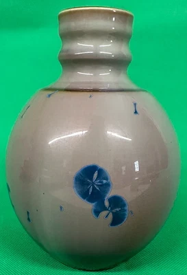 Vintage Ed Davidson Tulsa Oklahoma Studio Pottery Vase. 7 1/2" Tall X 5" Wide - Image 1 of 4