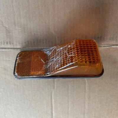 Габаритная лампа боковой двери для Nissan UD1800 2000 2300 2600 3300 1995-2010 RH - Изображение 1 из 4