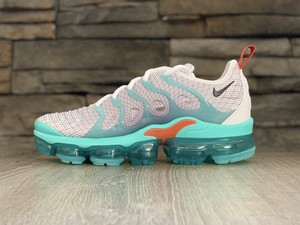vapormax plus green and blue