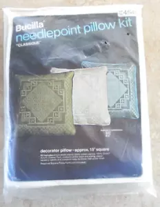 Nuevo Kit de Almohada con Aguja Bucilla de Colección "CLÁSICO" #4548 Blanco Sellado - Imagen 1 de 3