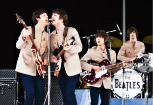 THE BEATLES - SHEA STADIUM - REFRIGERATOR PHOTO MAGNET - Picture 1 of 3