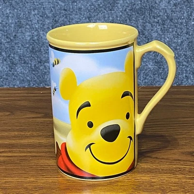 Disney Winnie the Pooh Miel de un Oso Taza de Café Alta Taza de Abeja Amarilla Foto 1 de 4
