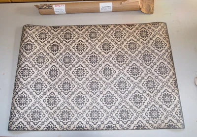 Alfombra de piso de vinilo estilo vintage 20 x 30" Spicher and Company Foto 1 de 4