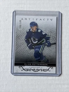 Artefactos Estrellas 2021-22 Elias Pettersson #136 Canucks/599 - Imagen 1 de 2