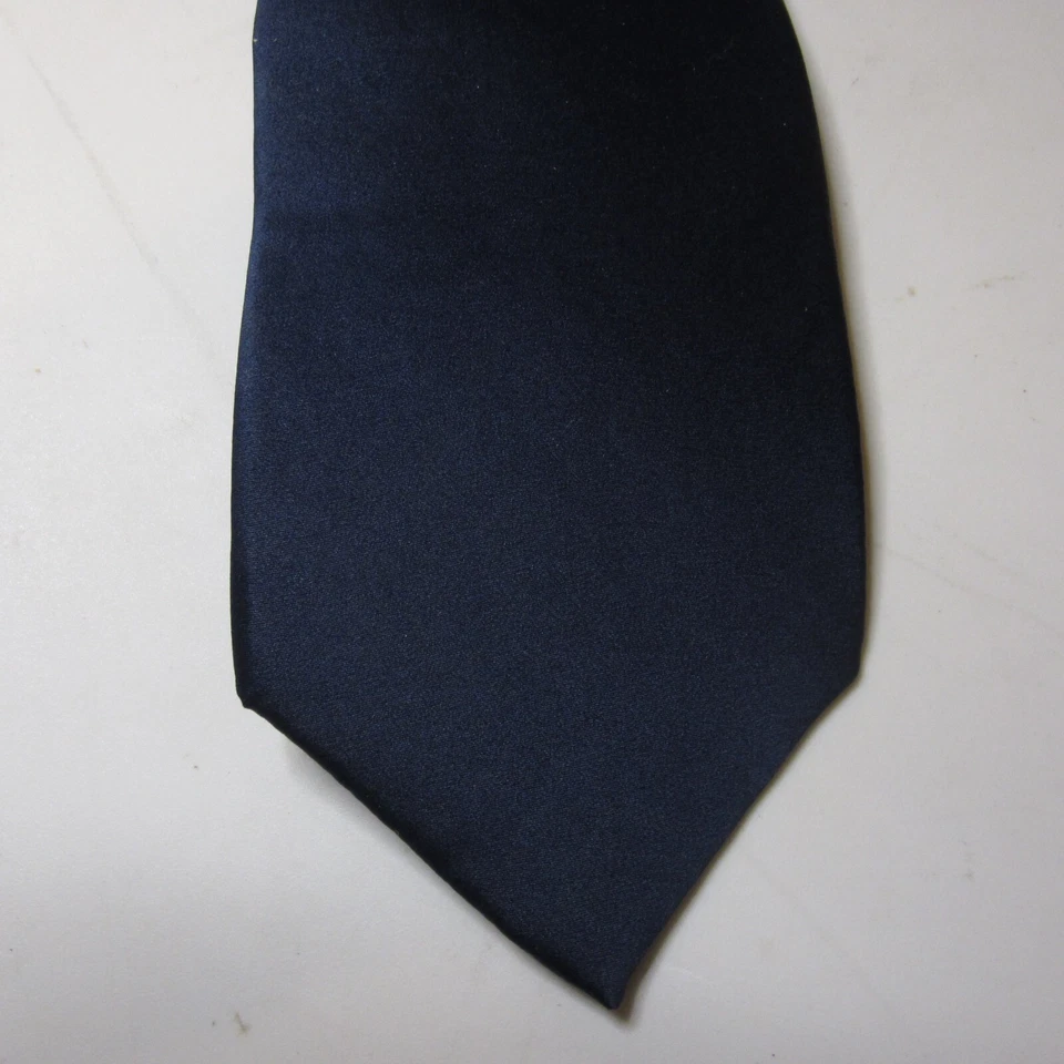 Corbata de seda para hombre City of London by: Ferrell Reed púrpura profundo liso Foto 1 de 4