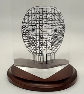 Merle Edelman Lucite Vintage Art Briefbeschwerer Mod Op Art Gesicht mit Augen - Bild 1 von 12