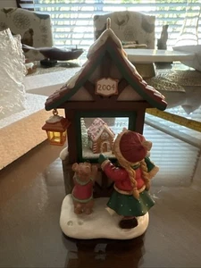Hallmark Christmas Window Ornament - #2 KOC Exclusive - 2004 - Picture 1 of 6