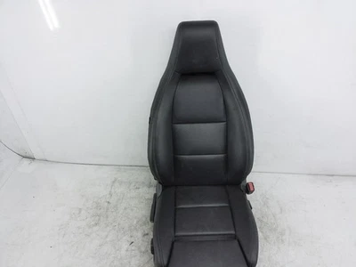 Asiento de pasajero delantero Mercedes-Benz Cla250 2014-2017 *con memoria* sin AMG Foto 1 de 4