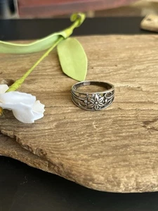 VINTAGE STERLING SILVER BEAUTIFUL LOTUS FLOWER RING HIPPY SUMMER BLOOM ORCHID - Picture 1 of 5