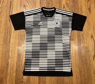 Camiseta de entrenamiento de la selección nacional de Alemania 2018 Adidas Parley pre partido de fútbol  Foto 1 de 4