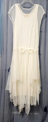 Vestido April Cornell Romántico Años 20 Largo Hada Aleta Mediano Marfil Pañuelo Dobladillo Foto 1 de 4