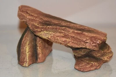 FMF Atemberaubendes detailliertes Vivarium Reptil abgewinkelt Redstone Höhle Versteck 19 x 12,5 x 9,5 cm