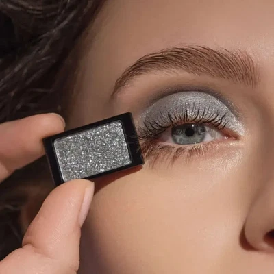 Artdeco Eyeshadow Jewels - Metallisch funkelnder Lidschatten vers.Farben, 0,8g - Bild 1 von 4