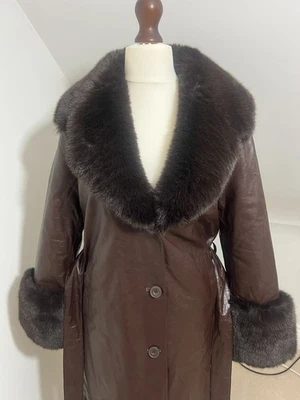 Size 10-12 (m) Tan Faux Leather Lightly Padded Trench Coat Faux Fur Trim Bnwt - Image 1 of 4