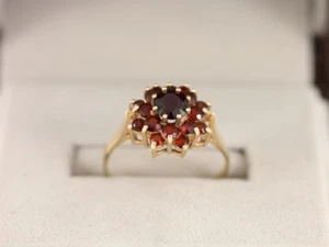 Granat Cluster Ring 9 kt Gold Damen Atemberaubend Größe P 375 2,4 g Ck82 - Bild 1 von 4