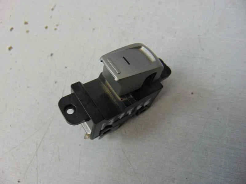 85850-35000 Mando Elevalunas Trasero Izquierdo para SSANGYONG TIVOLI 2017 177966 - Imagen 1 de 4