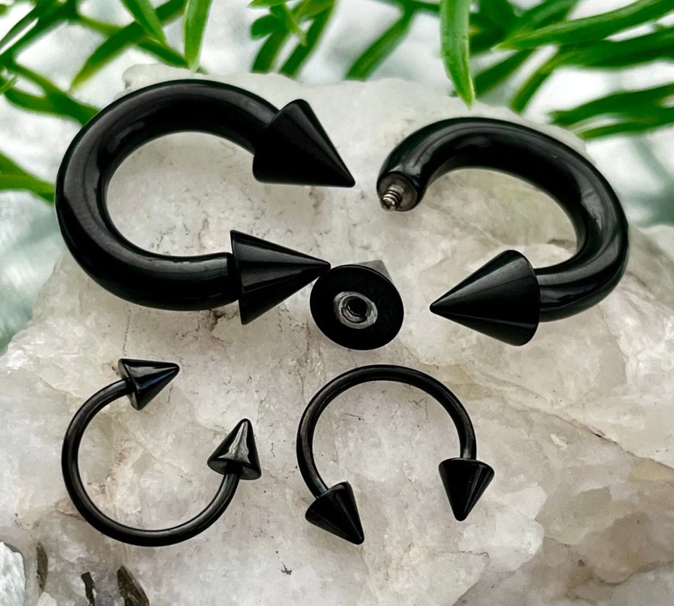 1pc Titanium Spiked Circular Barbell Horseshoe Septum, Eyebrow, Nipple Ring - Image 1 of 2