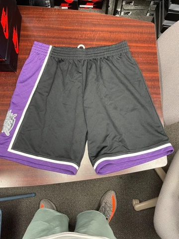 75th Anniversary Lenticular Sacramento Kings 00-01 Shorts Mitchell & Ness Cover