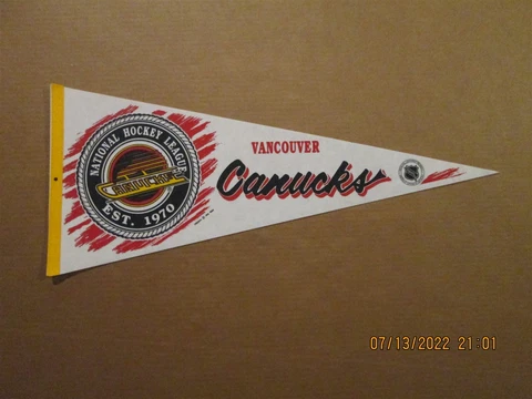 NHL Vancouver Canucks Vintage Circa 1992 EST. 1970 Team Logo Hockey Pennant Cover